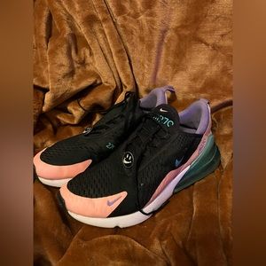 Air Max 270 women’s size 8.5